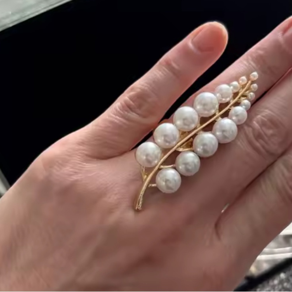 Zara new!!! model adjustable casual leaf Gold and Pearl Women's Ring - Picture 4 of 7